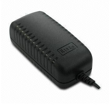 Caja fuerte adaptador de corriente alterna universal de 15 vatios delgado para los productos audios/video