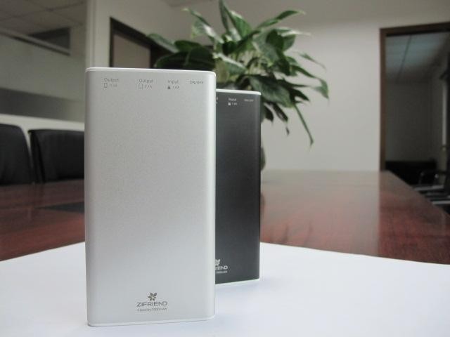 Banco portátil móvil negro del poder fuente/7000MAH de alimentación del blanco 5V