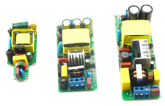 El alimentación del LED fuente el conductor constante 85V - 265V CA, CE RoHS de la corriente LED de 18 vatios