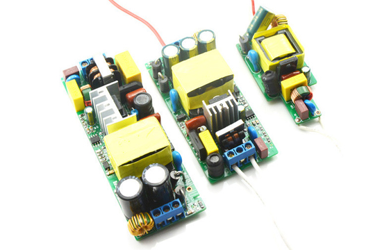 El alimentación del LED fuente el conductor constante 85V - 265V CA, CE RoHS de la corriente LED de 18 vatios