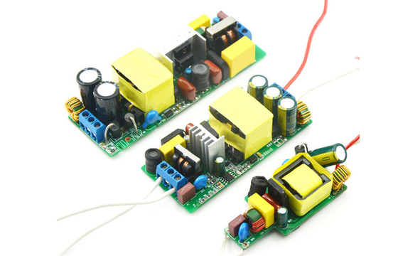El alimentación del LED fuente el conductor constante 85V - 265V CA, CE RoHS de la corriente LED de 18 vatios