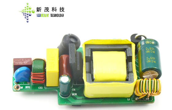 El alimentación del LED fuente el conductor constante 85V - 265V CA, CE RoHS de la corriente LED de 18 vatios