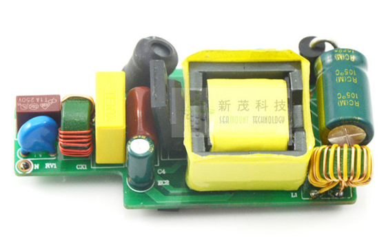 El alimentación del LED fuente el conductor constante 85V - 265V CA, CE RoHS de la corriente LED de 18 vatios