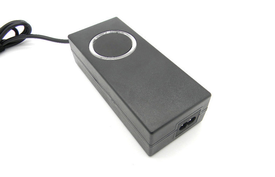 El CE certifica la CA 90W al adaptador universal del ordenador portátil de DC sobre la protección actual