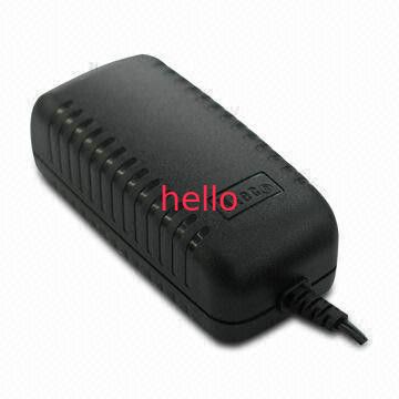 Adaptador de corriente alterna universal de 15 vatios para los productos audios y video