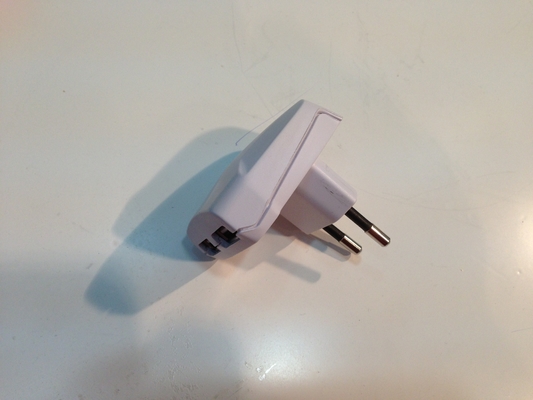 2.1A blancos se doblan el enchufe del Eu del cargador del adaptador de corriente alterna del cargador del enchufe USB, 100 - 240v