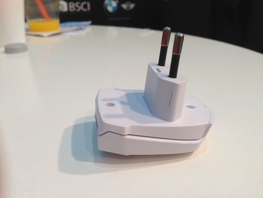 2.1A blancos se doblan el enchufe del Eu del cargador del adaptador de corriente alterna del cargador del enchufe USB, 100 - 240v