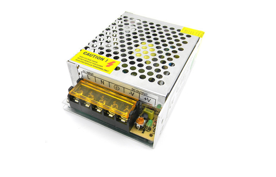 CA 60Watt al adaptador de DC sobre el voltaje para la luz del LED, cortocircuito