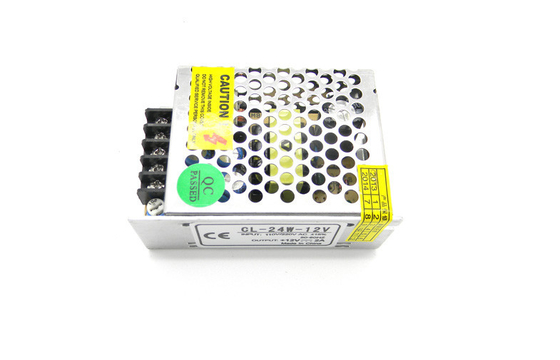 el metal de 12V 2A 25W encajonó la corriente constante de salida única de la fuente de alimentación del voltaje de la cámara CCTV