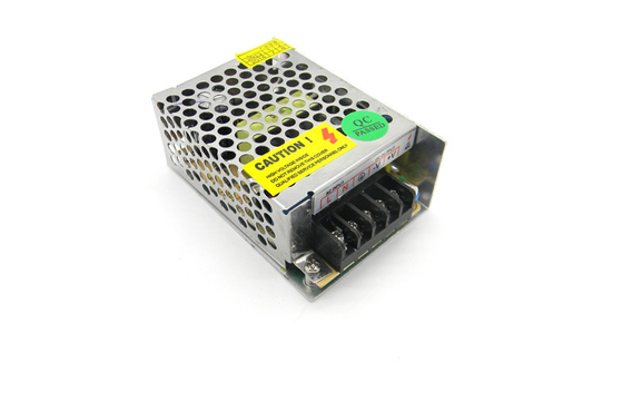 el metal de 12V 2A 25W encajonó la corriente constante de salida única de la fuente de alimentación del voltaje de la cámara CCTV