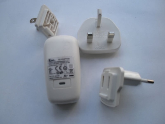 5V - 5.5V DC, 100V - 250V adaptador universal de la alimentación por USB de la CA 60Hz LED