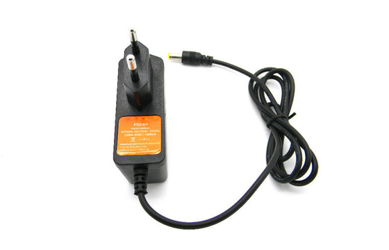 CA al adaptador 9V 1A sobre el voltaje para el router, 100-240Vac del soporte de la pared de DC