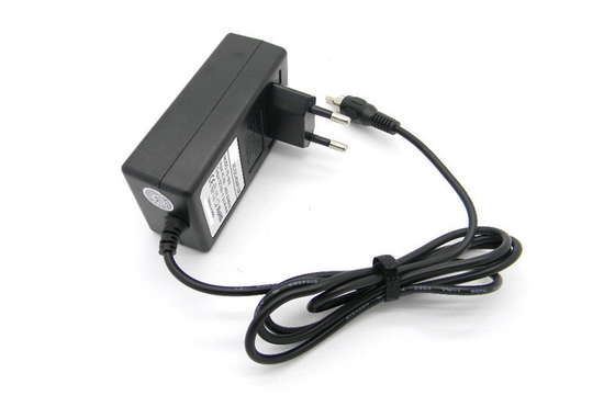 100-240VAC entró el conector RCA del adaptador del Pared-soporte del enchufe 16V 2A de la UE para Santral