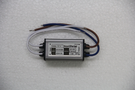 Fuente de alimentación portátil de la prenda impermeable LED de 5W 300mA 18V DC EMC con la corriente constante