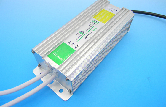 60w conductor constante de aluminio de la corriente LED de la fuente de alimentación de la prenda impermeable del condensador electrolítico IP68