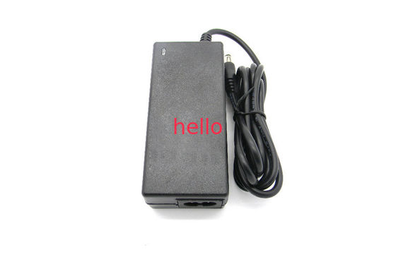 Fuente de alimentación de la transferencia/adaptador de escritorio eléctricos del externo 12V 5A