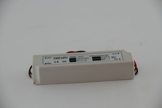 LED que enciende el conductor constante IP67 24V DC, alta confiabilidad del voltaje LED de 60 vatios