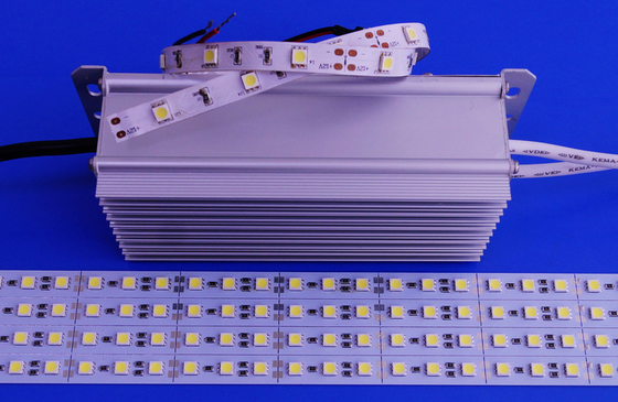El alimentación llevado Ip67 de la luz de calle del aluminio fuente eficacia de 100 vatios de alto