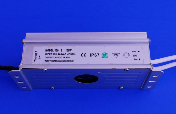 El alimentación llevado Ip67 de la luz de calle del aluminio fuente eficacia de 100 vatios de alto