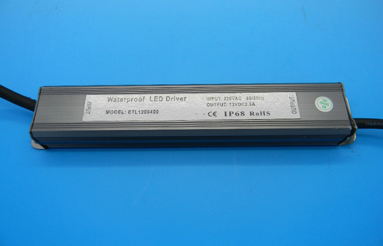 La FCC del conductor de la prenda impermeable de la fuente de alimentación de Transformator 30W12V LED pieza 15B IP68 con el CE RoHS