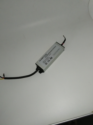 Fuente de alimentación impermeable del conductor del LED, conductor del voltaje LED de 12V 3A Constact