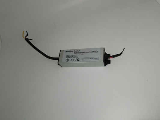 Fuente de alimentación impermeable del conductor del LED, conductor del voltaje LED de 12V 3A Constact