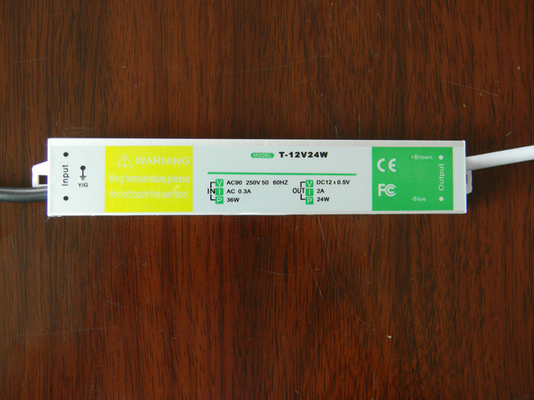 Conductor de la prenda impermeable de DC12V 3A LED