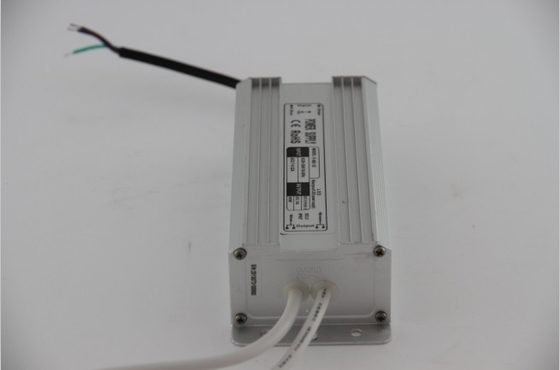 Caso de Platic de la fuente de alimentación del conductor de la prenda impermeable LED del Portable 24 V DC 60W con EN55022 la clase A
