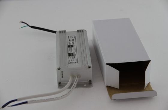 Caso de Platic de la fuente de alimentación del conductor de la prenda impermeable LED del Portable 24 V DC 60W con EN55022 la clase A