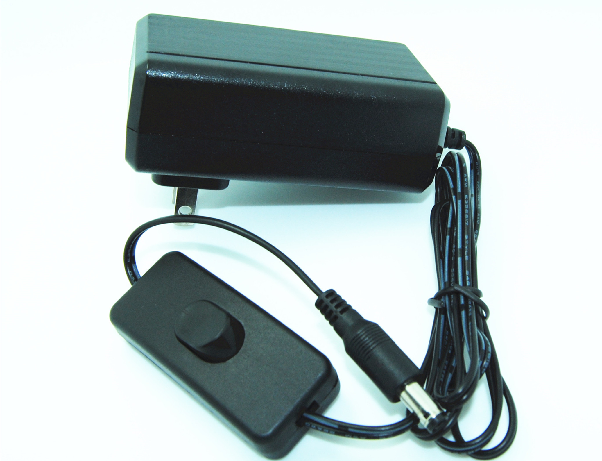 El americano 2 fija DC que cambia el adaptador de la fuente de alimentación para las cámaras CCTV/Tablet PC